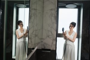 MC Ngô Mai Phương và sen tắm Hansgrohe trong tổ ấm không gian phòng tắm của cô